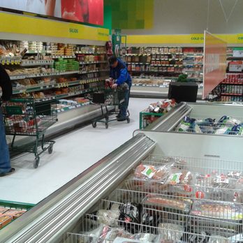 Food Basics - Frozen sale items at the front near produce. - Grocery Near Me - Ottawa, Ontario