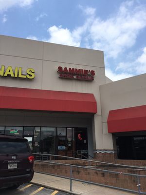 Sammie's Shoe Repair by null
