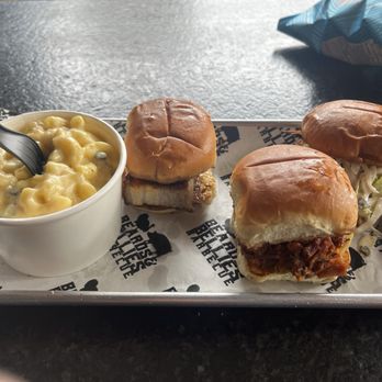 Beards & Bellies BBQ - Triple sliders and Mac and cheese - Barbeque Near Me - Covington, Kentucky