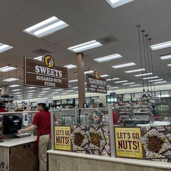 BUC-EES - Updated August 2024 - 132 Photos & 71 Reviews - 2500 Buc-ee's ...