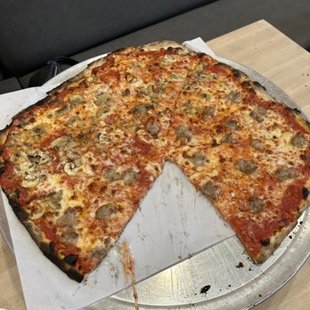 Fuoco Apizza - Pie (so good I forgot to take picture before we dove in) - Pizza Near Me - Cheshire, Connecticut