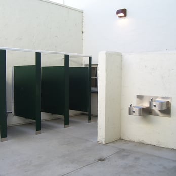 Reseda Park - Stalls...where you can change your clothes - Parks Near Me - Reseda, California