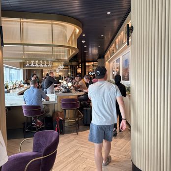 Sapphire Lounge - Airport Lounges Near Me - Phoenix, Arizona