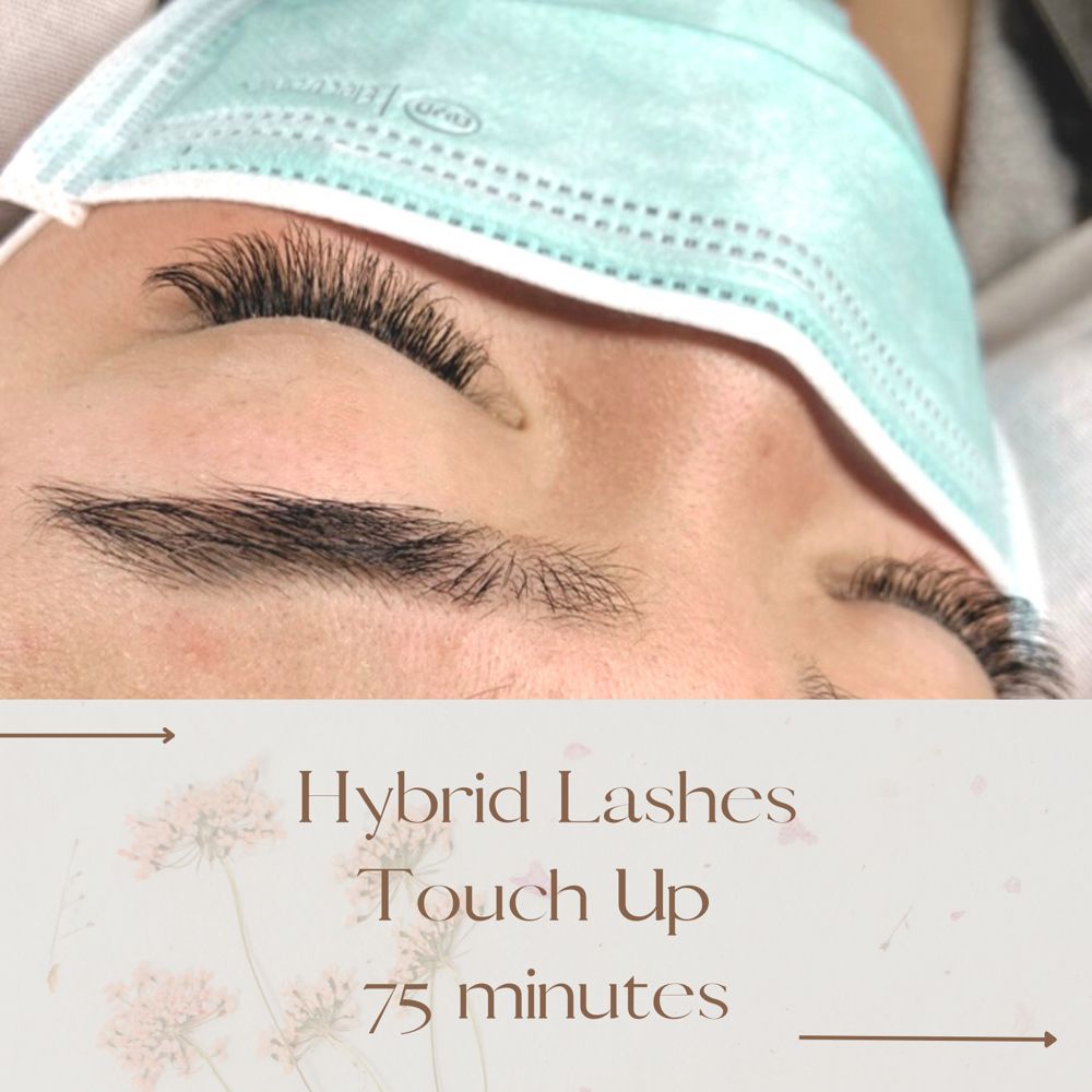 Little Lash Lady Logo