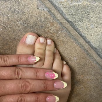 Glossy Nail Bar - Waxing Near Me - San Luis Obispo, California