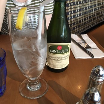 Cochon Dingue - Sparkly water made in Canada - Breakfast & Brunch Near Me - Quebec City, Quebec Cochon Dingue - Sparkly water made in Canada - Breakfast & Brunch Near Me - Quebec City, Quebec