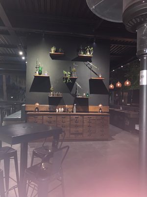 Dalton Gin Bar by null