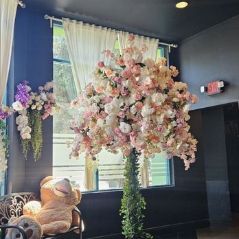 Amazing Basil - Interior - Asian Fusion Near Me - Fremont, California Amazing Basil - Interior - Asian Fusion Near Me - Fremont, California