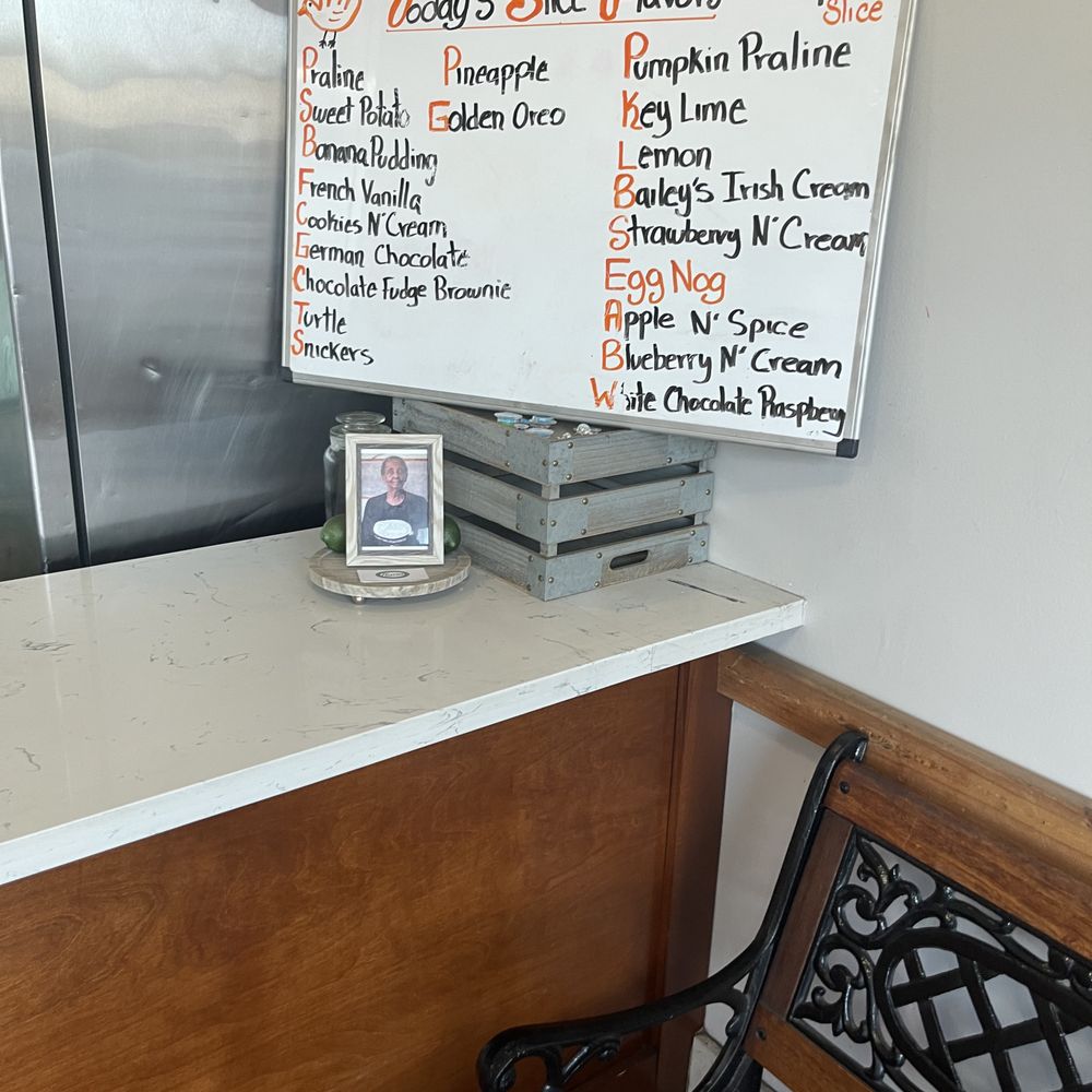 Harriet's Cheesecakes Unlimited - Bakeries Near Me - Inglewood, California