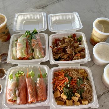 Thai Grindz & Laos Cusine - Yellow curry, red curry, pad see ew, pad Thai, spring rolls, rice, sticky rice and peanut sauce - Thai Near Me - Honolulu, Hawaii Thai Grindz & Laos Cusine - Yellow curry, red curry, pad see ew, pad Thai, spring rolls, rice, sticky rice and peanut sauce - Thai Near Me - Honolulu, Hawaii