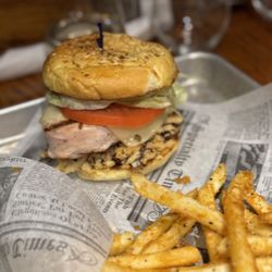 Honey Creek Inn - Chicken sandwich with bacon jam