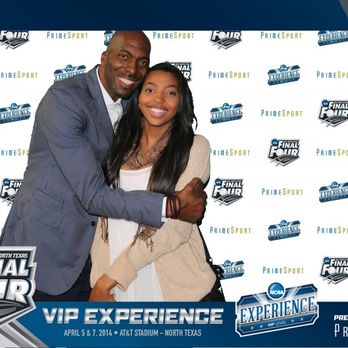 TapSnap 1206 - Book TapSnap 1206 for your sport event and create the buzz with fans photos! - Photo Booth Rentals Near Me TapSnap 1206 - Book TapSnap 1206 for your sport event and create the buzz with fans photos! - Photo Booth Rentals Near Me