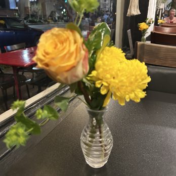 Pj's Thai - Nice ambiance, fresh flowers on all the tables - Thai Near Me - Savannah, Georgia Pj's Thai - Nice ambiance, fresh flowers on all the tables - Thai Near Me - Savannah, Georgia