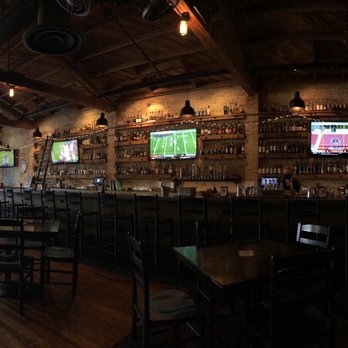 MOJO Hogtown Bar-B-Que - Great ambiance and whiskey lovers dream. - Barbeque Near Me - Gainesville, Florida
