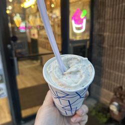 Small S'mores Flurry with Crunchies added