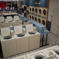 Westbrook Express Laundry - Looking from the back of the store
