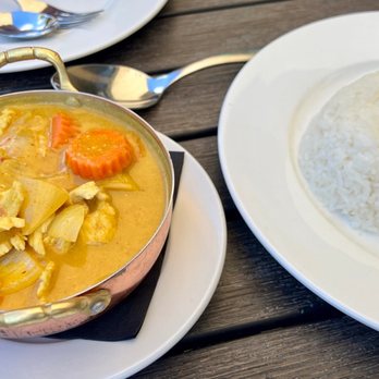 Bamboo Penny's - Yellow Curry with chicken @hybrideater - Thai Near Me - Leawood, Kansas Bamboo Penny's - Yellow Curry with chicken @hybrideater - Thai Near Me - Leawood, Kansas