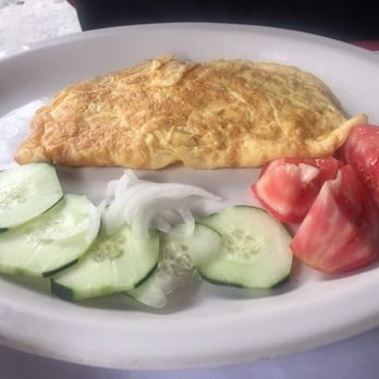 La Ki-K - Ham & Cheese Omelet with Mexican Flag-colored accompaniments ($120MX): received favorably - Mexican Near Me - México, D.F., DIF La Ki-K - Ham & Cheese Omelet with Mexican Flag-colored accompaniments ($120MX): received favorably - Mexican Near Me - México, D.F., DIF