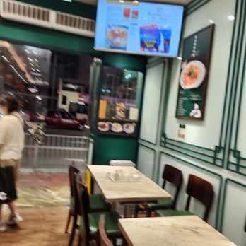 麥奀雲吞麵世家 - Seating - Cantonese Near Me - Hong Kong, HK 麥奀雲吞麵世家 - Seating - Cantonese Near Me - Hong Kong, HK