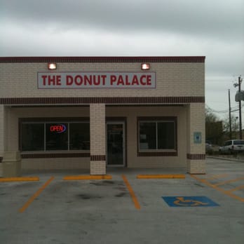 Donut Palace - the front of the donut palace - Breakfast & Brunch Near Me - Portland, Texas