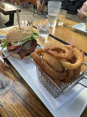 The Wolf’s Den by null