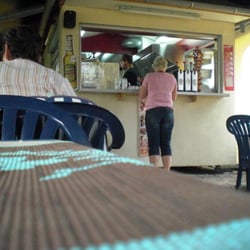 Imbiss Treviris - Kiosk im Zelt - trockener geht's nicht