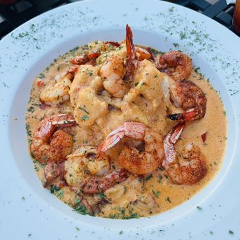 Decoys Seafood - Shrimp and grits - Seafood Near Me - Suffolk, Virginia