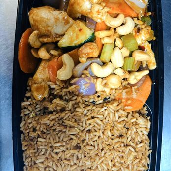 Hunan Cafe - 5. Chicken with Cashew Nuts (now serving White Meat) Lunch Special - Chinese Near Me - Warrenton, Virginia Hunan Cafe - 5. Chicken with Cashew Nuts (now serving White Meat) Lunch Special - Chinese Near Me - Warrenton, Virginia