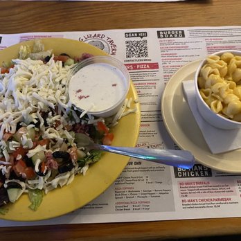 Winking Lizard - Small tavern salad with Mac and cheese side. - American Near Me - Peninsula, Ohio Winking Lizard - Small tavern salad with Mac and cheese side. - American Near Me - Peninsula, Ohio
