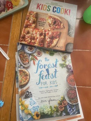 Grassroots Books by null