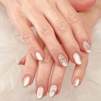 April Nails & Spa - Cat eyes with a little holiday bling! - Nail Salons Near Me - Falls Church, Virginia April Nails & Spa - Cat eyes with a little holiday bling! - Nail Salons Near Me - Falls Church, Virginia