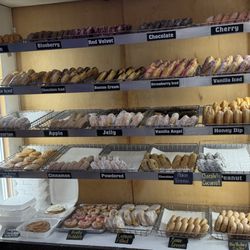 Manni's Donuts And Diner