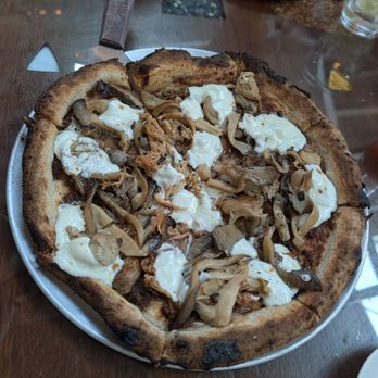 Pizza 4P's - 5 Mushroom pie - Pizza Near Me - Brooklyn, New York Pizza 4P's - 5 Mushroom pie - Pizza Near Me - Brooklyn, New York