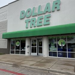 Dollar Tree - Entrance - come on in!