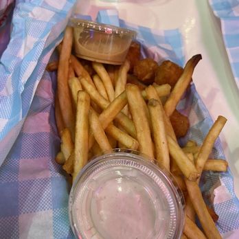 Monty's Good Burger - Fries/Tots 50/50 ($5) tots were better than the fries - Burgers Near Me - Culver City, California Monty's Good Burger - Fries/Tots 50/50 ($5) tots were better than the fries - Burgers Near Me - Culver City, California