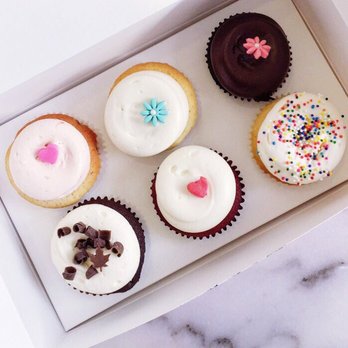 Georgetown Cupcake - Strawberry, vanilla squared, chocolate squared, Black Forest, red velvet, and vanilla birthday - Cupcakes Near Me - Washington, DC, District of Columbia