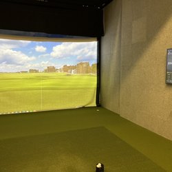 Pure Drive Golf - Golf simulator Bay #1