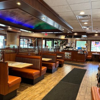 Flemington Diner - he seating area of the restaurant - Diners Near Me - Flemington, New Jersey Flemington Diner - he seating area of the restaurant - Diners Near Me - Flemington, New Jersey