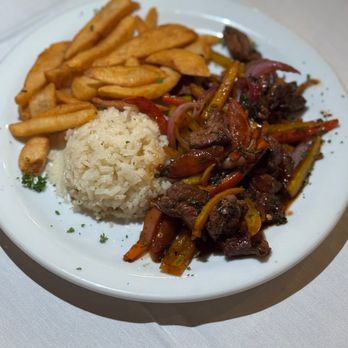 Sabor & Sazon - Lomo Saltado - Italian Near Me - Paso Robles, California Sabor & Sazon - Lomo Saltado - Italian Near Me - Paso Robles, California
