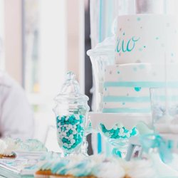 Frau Schmidt Cakes & Events - Türkis weißer Sweet Table