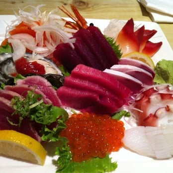 Yanagi Sushi - Sashimi deluxe - Japanese Near Me - Honolulu, Hawaii