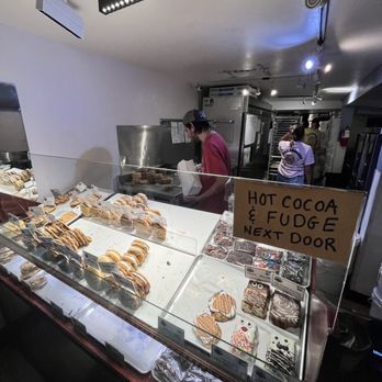 MOUNTAIN TOP COOKIE SHOP - Updated November 2024 - 249 Photos & 340