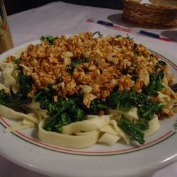 Restaurante Spaghetto - Prato de fettuccine com brócolis alho e óleo - parece pequeno, mas o prato é fundo e vem macarrão pra caramba!