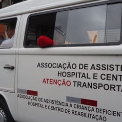 AACD - Associação de Assistência à Criança e Adolescente - Perua de transporte.