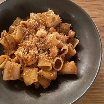 Hole In The Wall - Spicy Shrimp Vodka Rigatoni - Australian Near Me - Brooklyn, New York