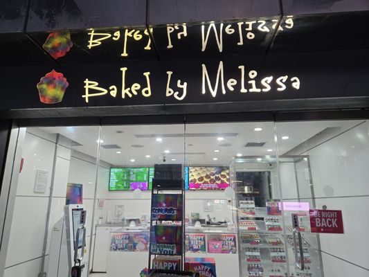Baked by Melissa by null