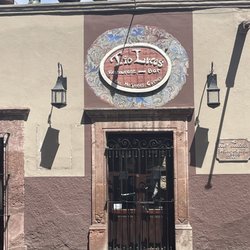 Tio Lucas - The entrance.
