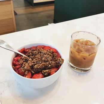 Fount Coffee + Kitchen - Green Bowl + Iced Pumpkin Spice Latte with Oat Milk - Coffee & Tea Near Me - Morrisville, North Carolina Fount Coffee + Kitchen - Green Bowl + Iced Pumpkin Spice Latte with Oat Milk - Coffee & Tea Near Me - Morrisville, North Carolina