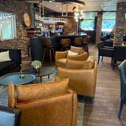 Fireside Lounge & Wine Bar - Newly renovated Fireside Lounge & Wine Bar