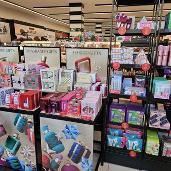 SEPHORA - Inside the store - Cosmetics & Beauty Supply Near Me - Glendale, California
